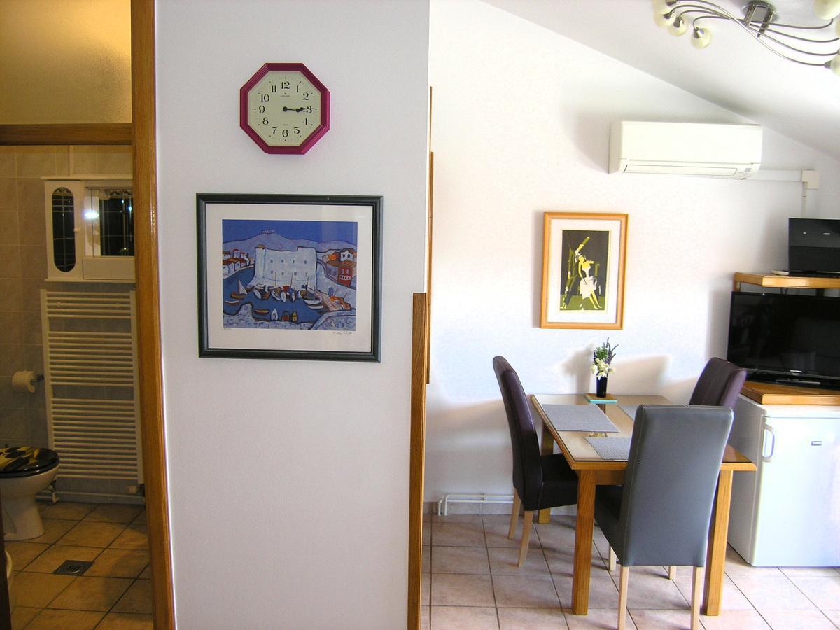 Apartments Oribella クルク エクステリア 写真